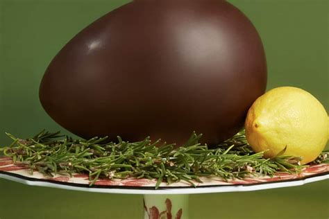 gucci uovo di pasqua|L'uovo di Pasqua di Gucci con la cioccolata di Fabio Fazio è al .